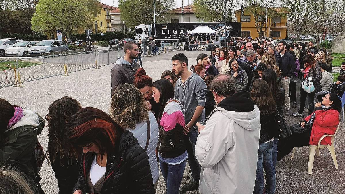 Concerto del Liga, caos e disordini per il ticket