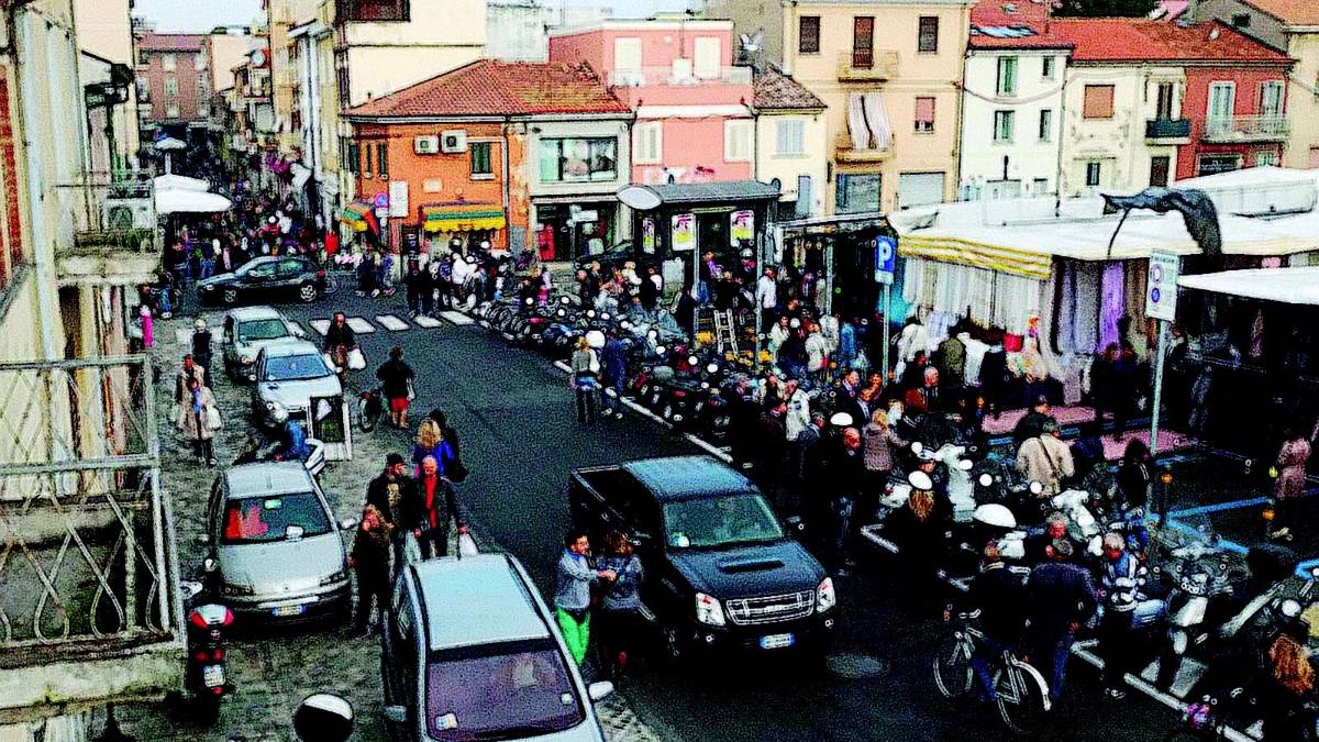 «Mercato, vogliamo un referendum»