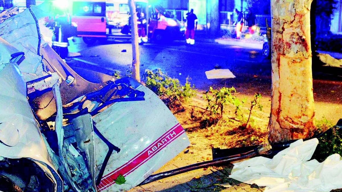 Folle corsa in auto: uomo di 45 anni muore sul colpo