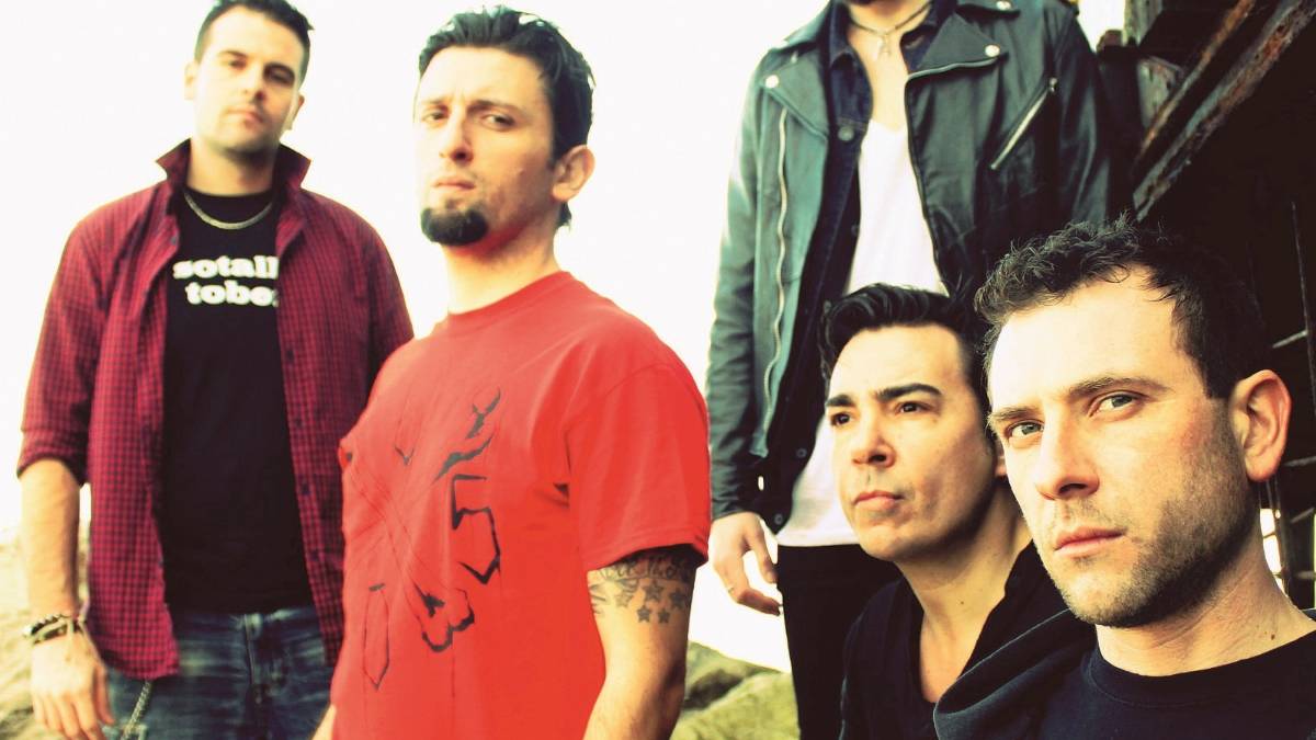 Arriva l'album V:il punk alla riminese