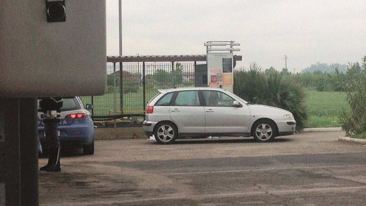Evade dai domiciliari e muore sull'auto rubata