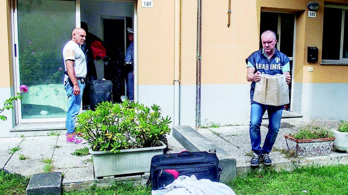 Marebello, sigilli alla mensa abusiva