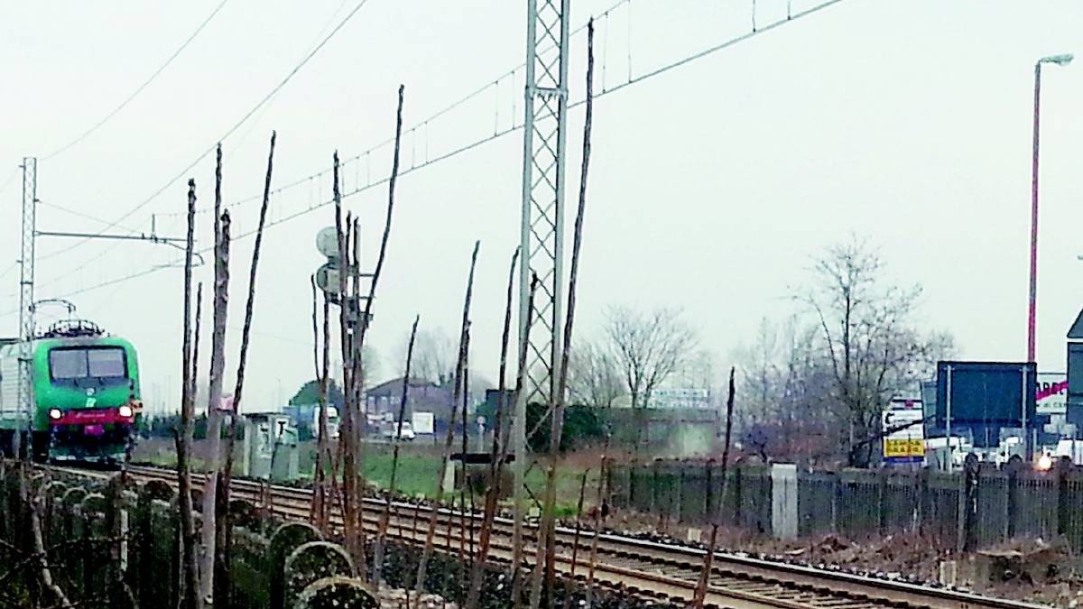 Maltempo, fulmine colpisce un locomotore: treni in ritardo