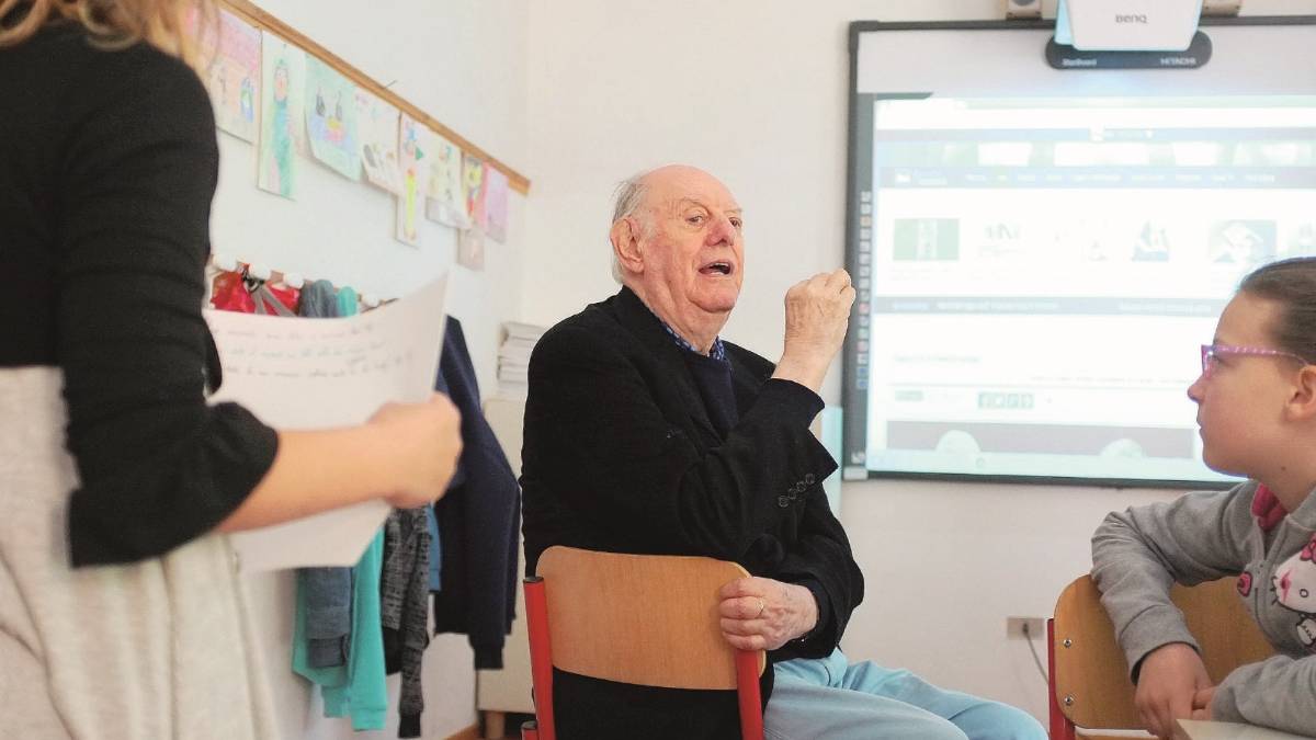 Il premio Nobel sui banchi delle elementari