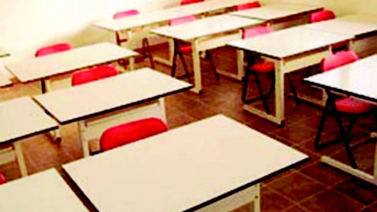 Lite col preside e sputi in faccia: famiglia denunciata