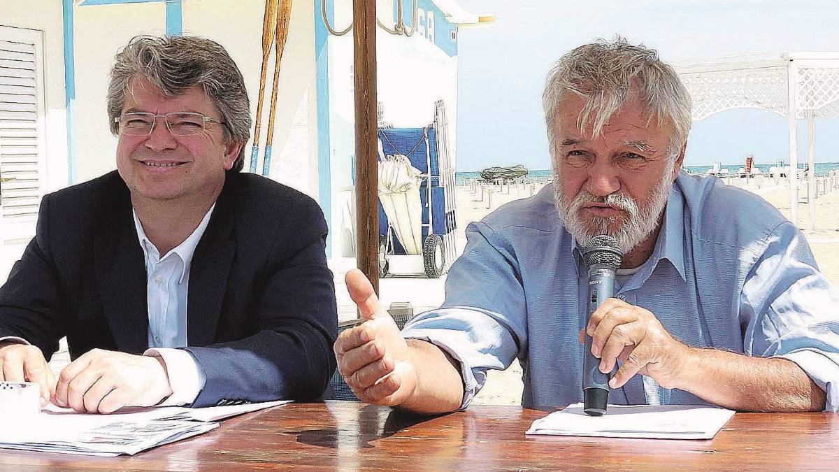 Le perforazioni epidemia di carette e delfini