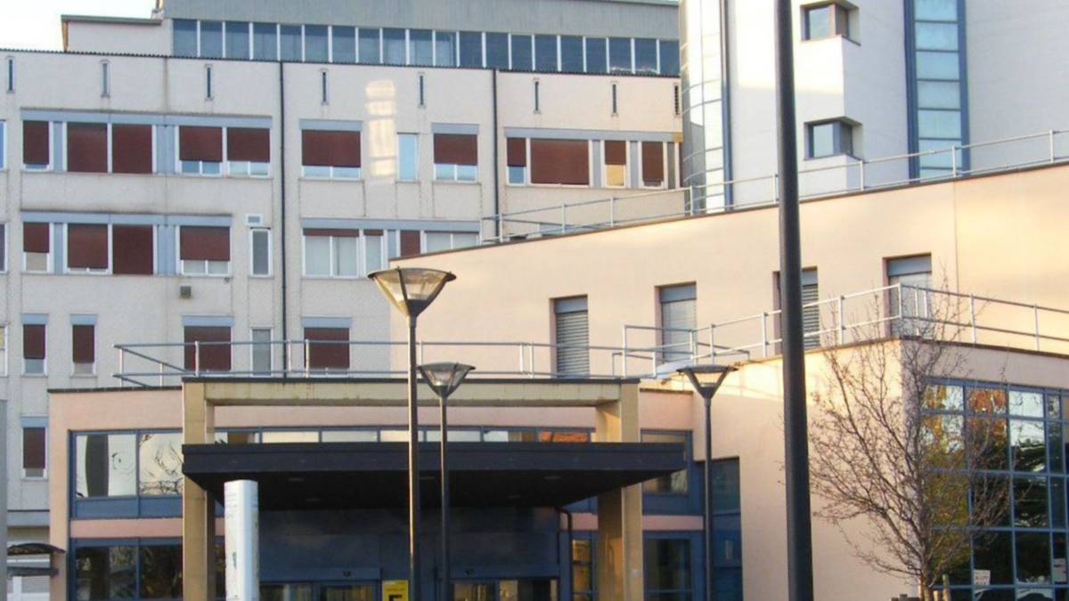 Troppo stress, commissario in corsia