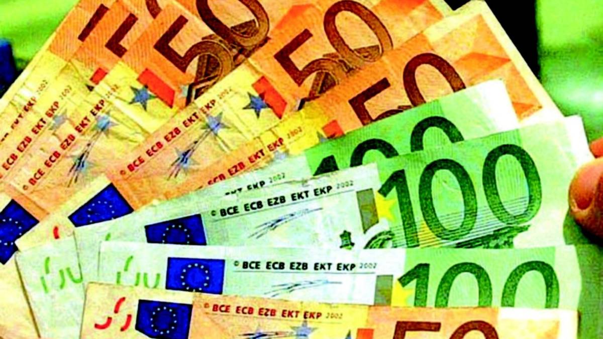 Supplenti lasciati senza stipendio