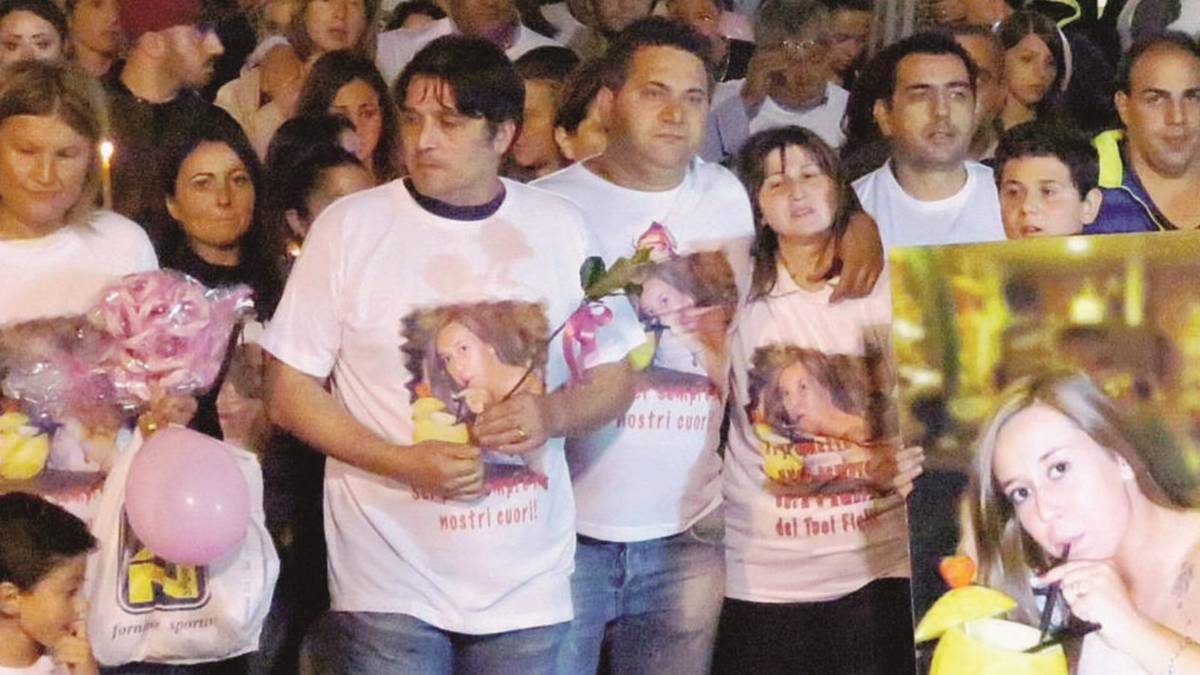 In duecento alla fiaccolata per Ivana