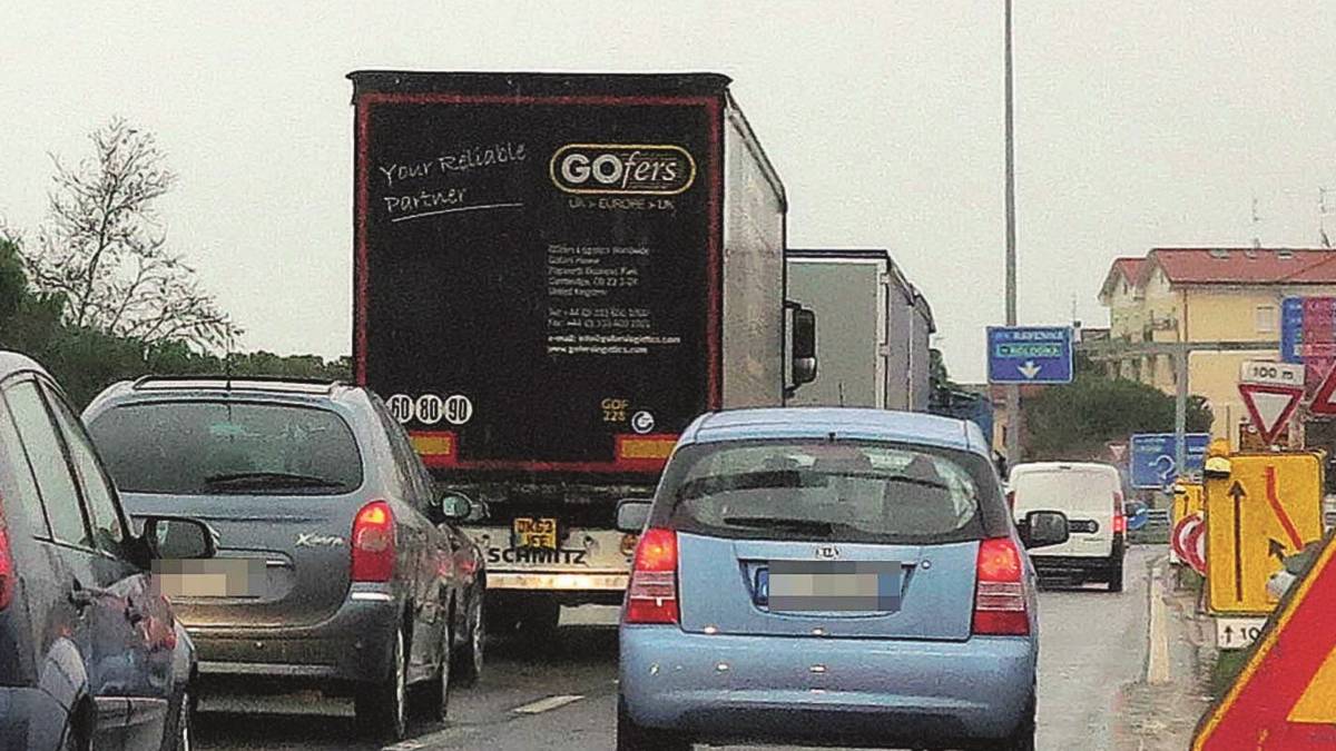 Caos Statale fino ad aprile, via ai semafori anti file