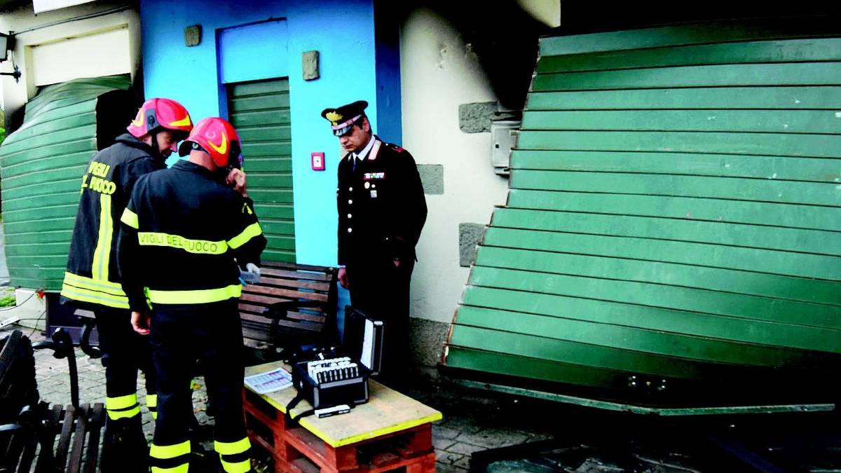 Attentato esplosivo contro un'osteria