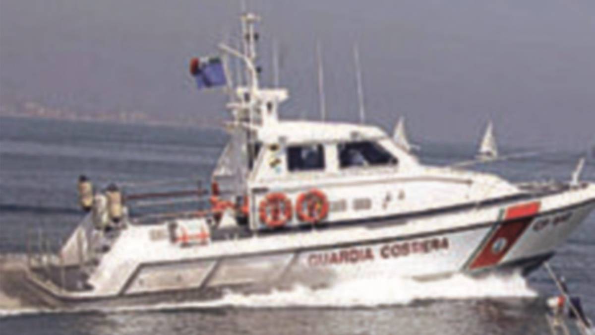 Peschereccio affonda a 8 miglia al largo di Riccione