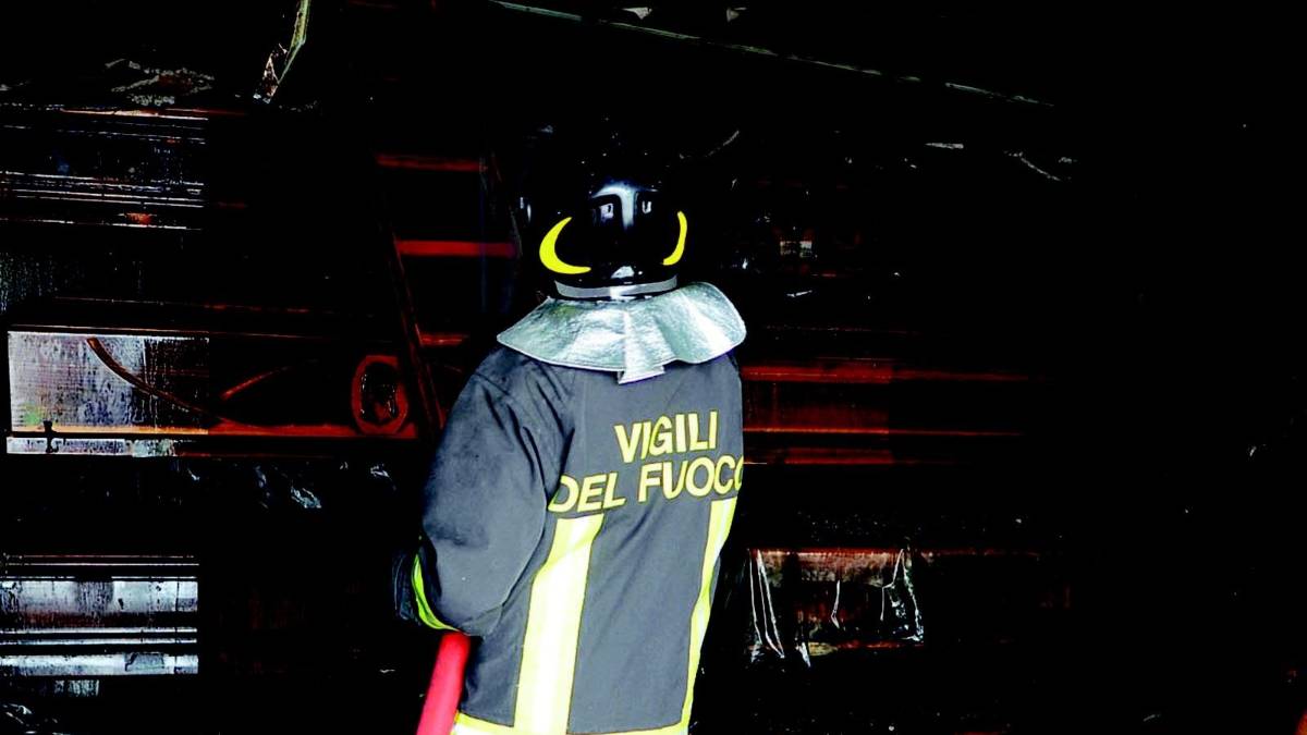 Devastante incendio alla Sauro Fabbri