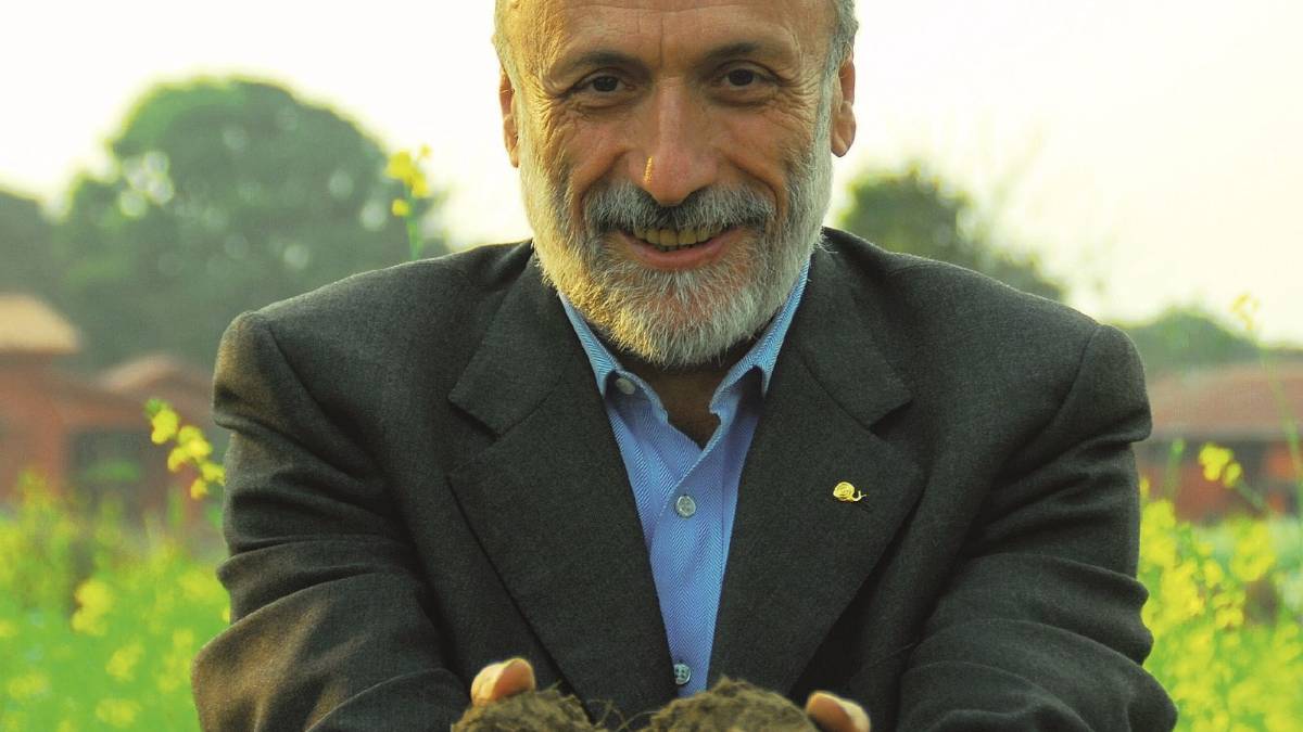 «Essere felici è dipendere dagli altri»
