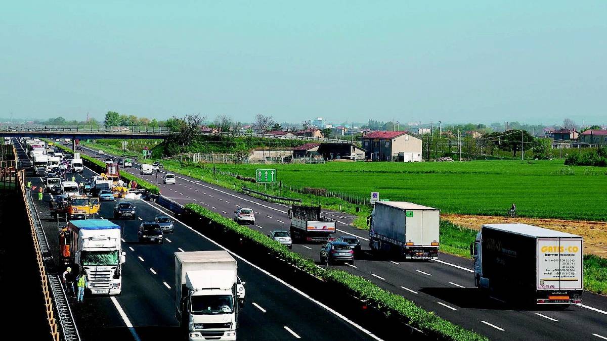 Due feriti nello schianto in A14