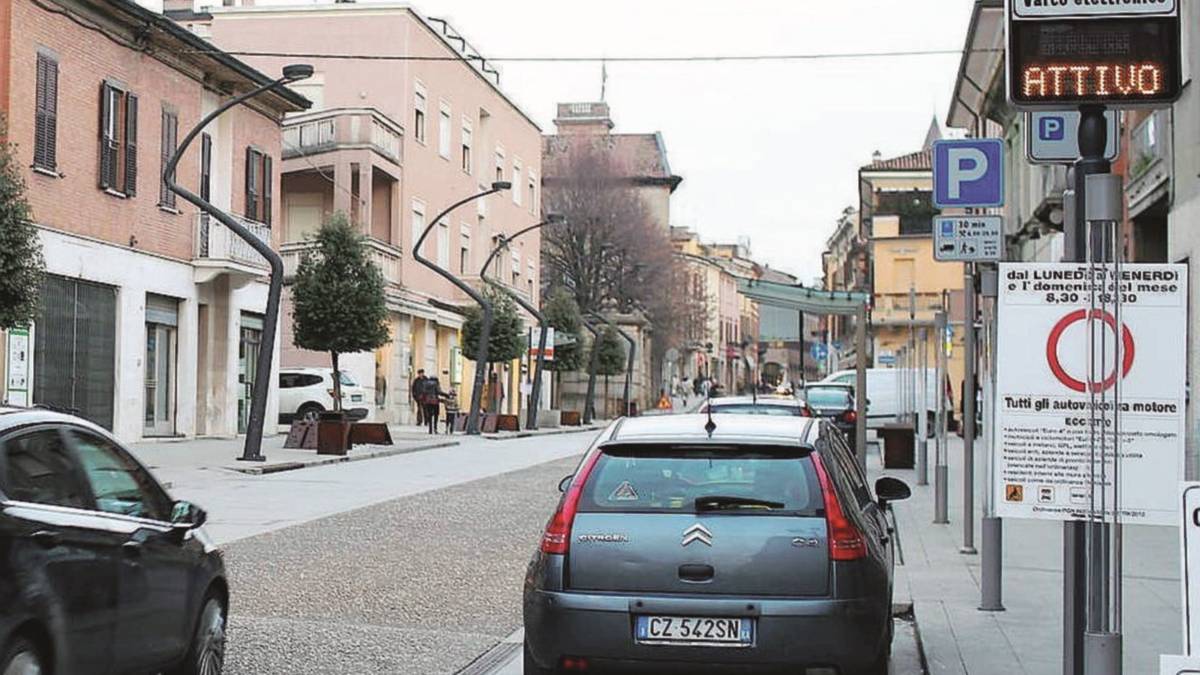 Cesena comune smart, permessi ztl on line con lo sconto del 20%