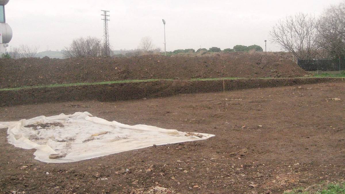 Tombaroli sugli scavi archeologici a S. Giovanni in Compito