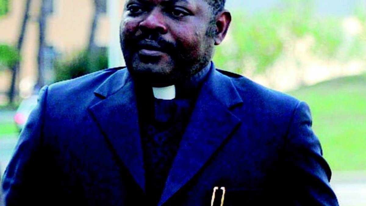 Padre Gratien agli arresti domiciliari