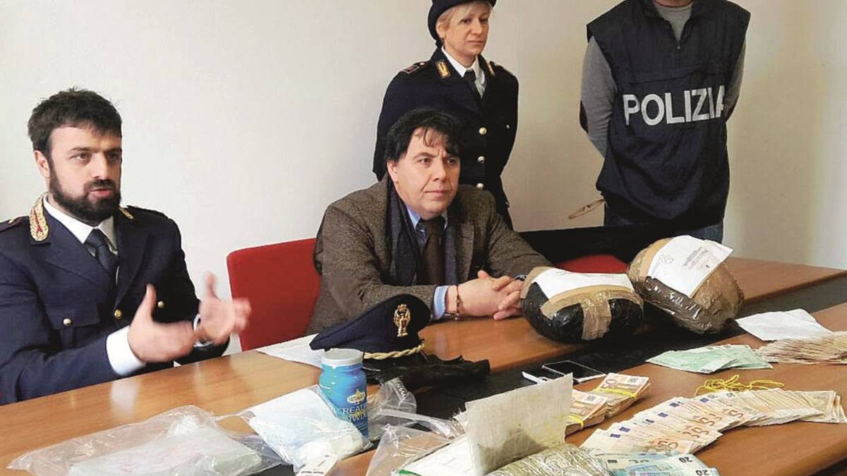 Lotta allo spaccio, arresti e sequestri