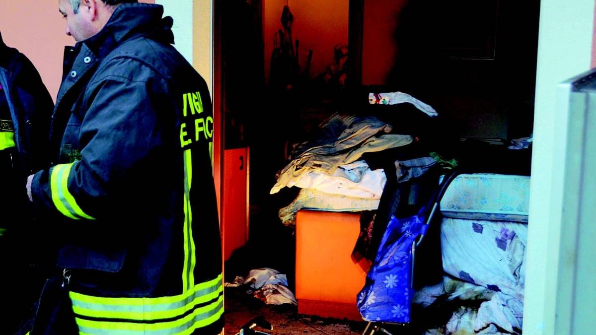 Morto soffocato, è giallo per un 84enne