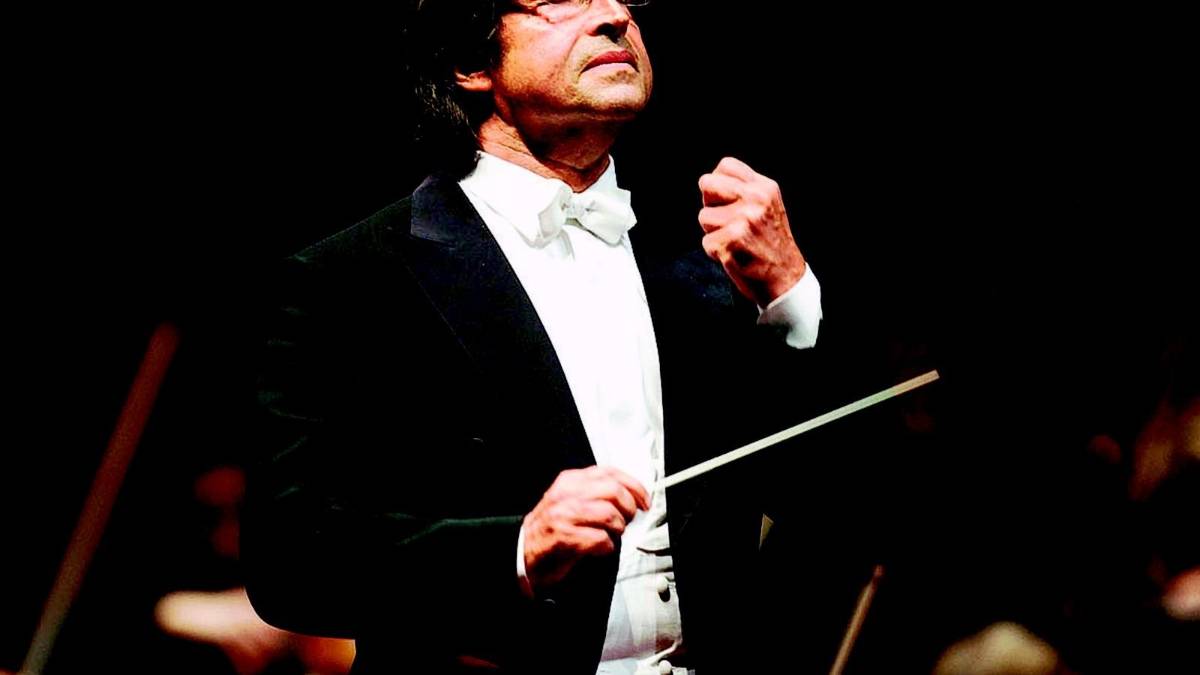 Cade in casa, Riccardo Muti in ospedale