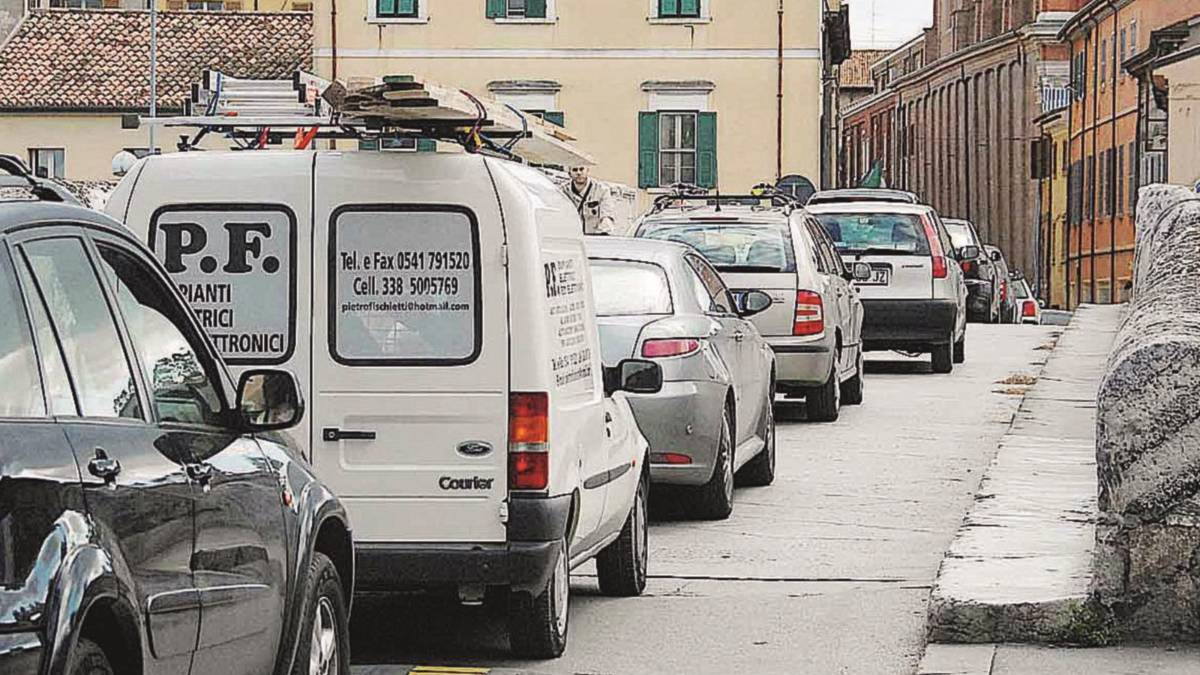 Il ponte di Tiberio di Rimini vietato alle auto per tutta l'estate