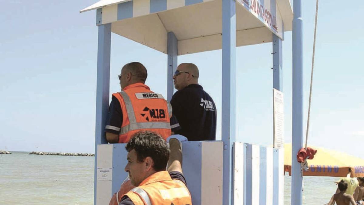 Recuperato cadavere a galla in mare