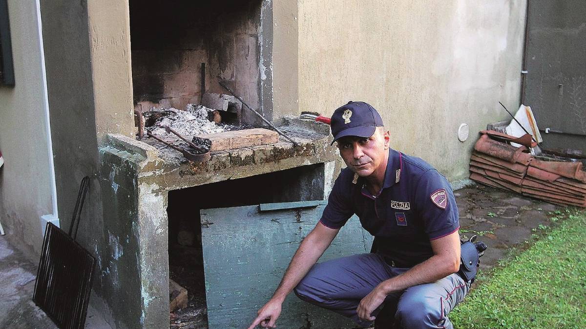 Investito da una fiammata al barbecue