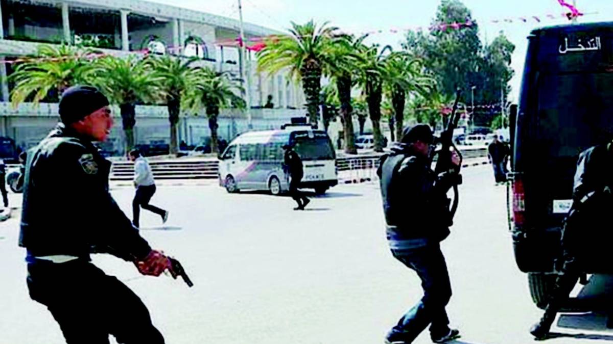 «I terroristi sparavano dai tetti, un proiettile ha sfiorato Enzo»