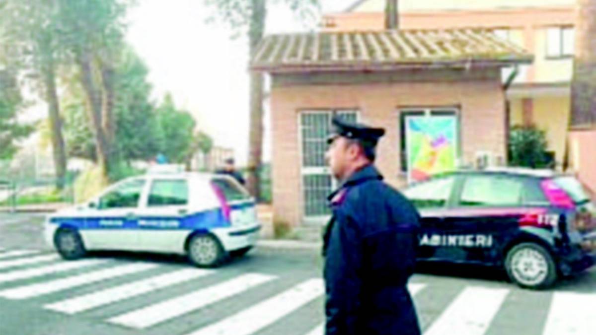 Colpito dal treno, miracolato un quattordicenne