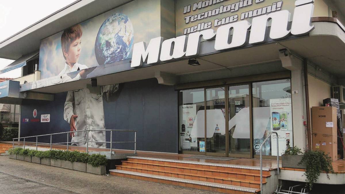 Colpo lampo alla Maroni Group
