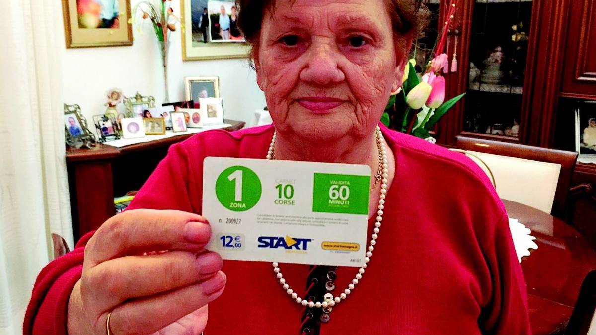 Raffica di multe sui bus, stangata per una 80enne