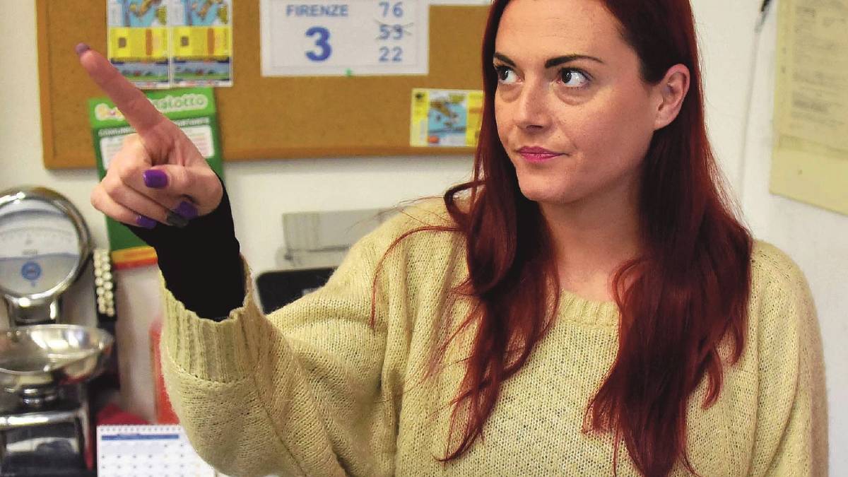 «Mi ha puntato la pistola in faccia e urlava: dammi tutti i soldi»