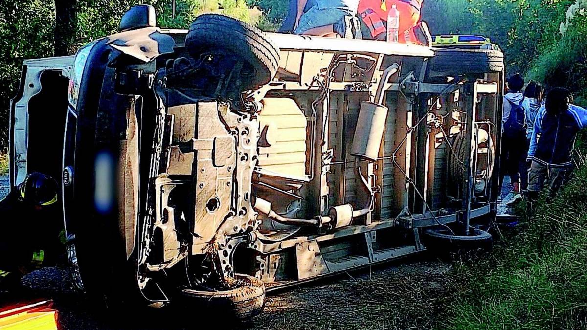 Si ribalta pulmino, paura per nove ragazzi in gita