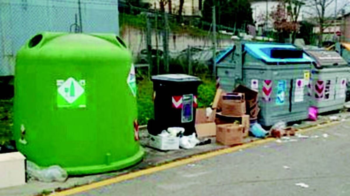 «Troppa immondizia» La protesta dei piccoli