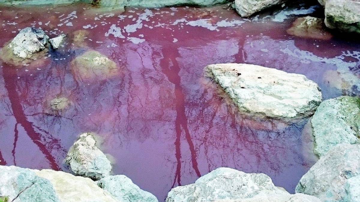 Torrente Ausa, acqua rossa dal Titano