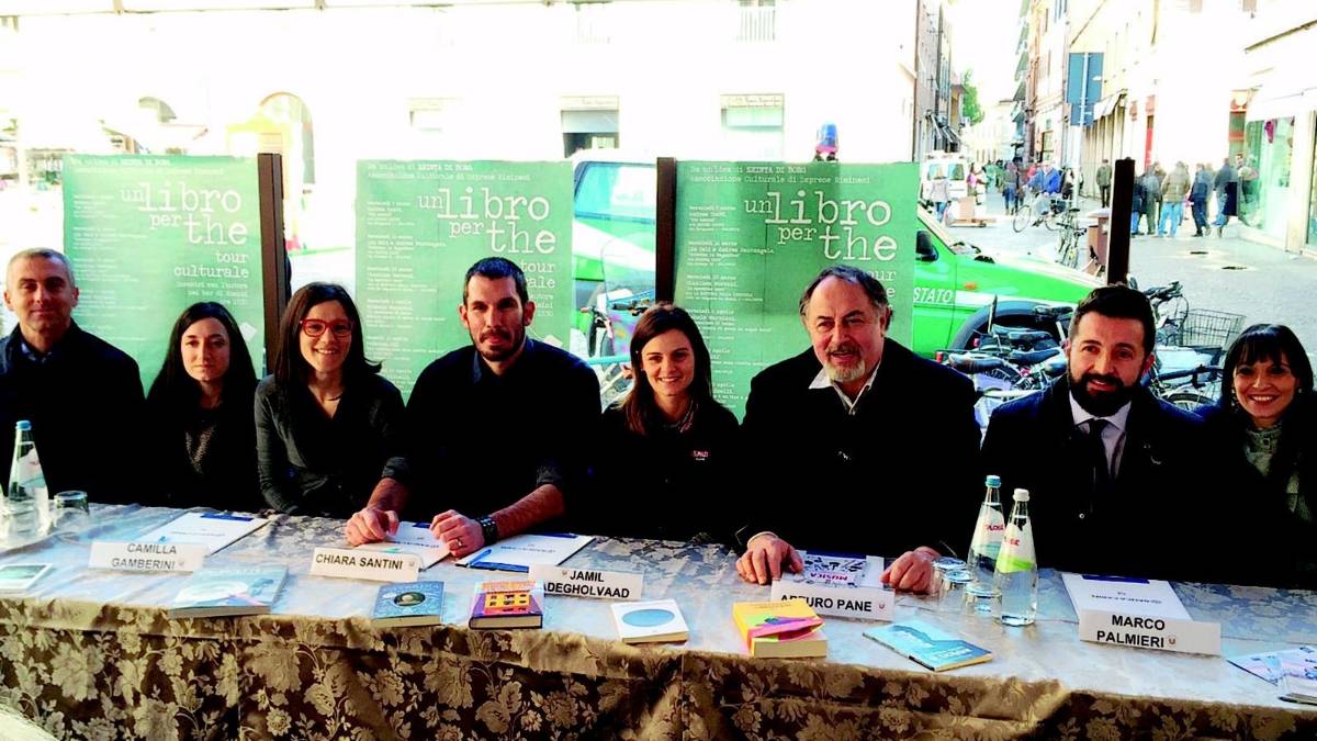 Incontri con l'autore nei bar: «Più cultura e meno slot»