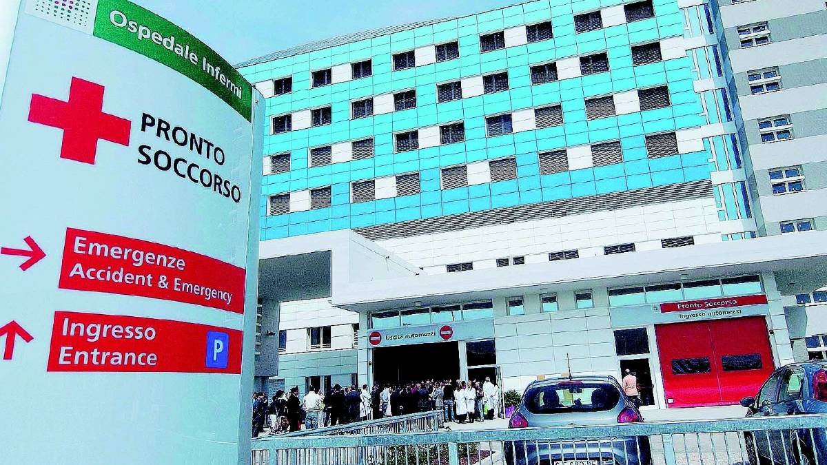 Bimbo di 4 anni e mezzo indossa il costume di carnevale e finisce in pronto soccorso con una forte allergia