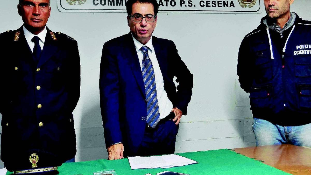 Estorsione e spaccio: doppio arresto