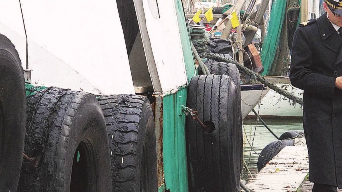 Pescatore di 46 anni disperso in mare