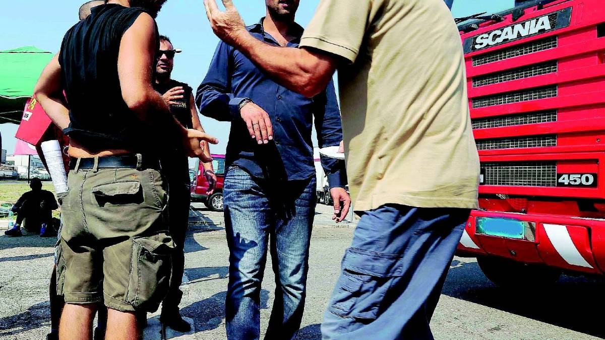 Blocco dei cancelli alla Artoni