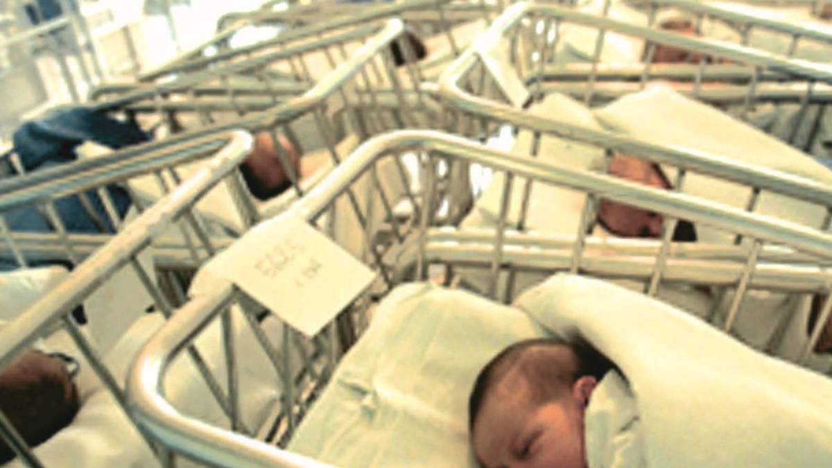 La cicogna rallenta, ma calano aborti e cesarei