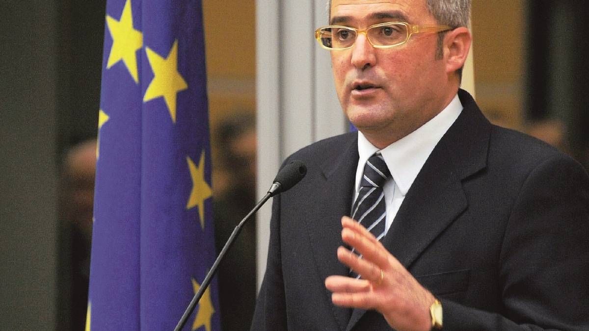 Due bottiglie molotov trovate davanti a una delle sedi della Provincia
