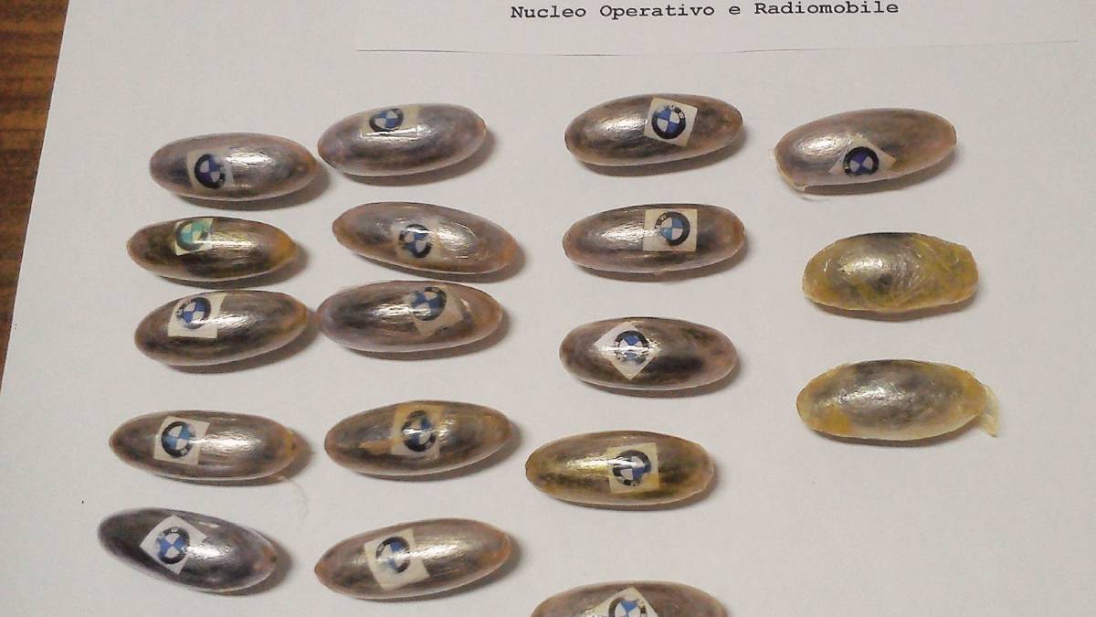 Cocaina eroina e hashish: due arresti e una denuncia