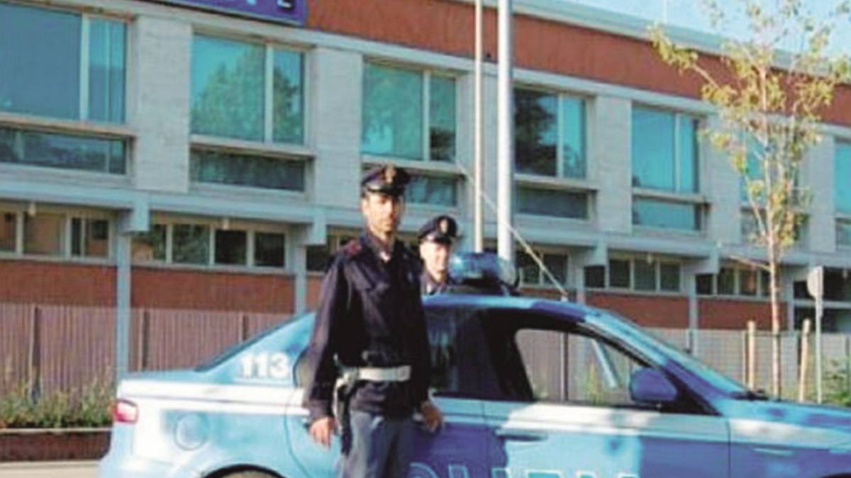 Barista rifiuta la droga e viene picchiato