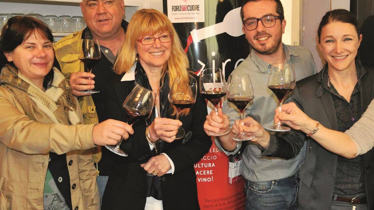 In alto i calici, in centro storico torna Giro diVino