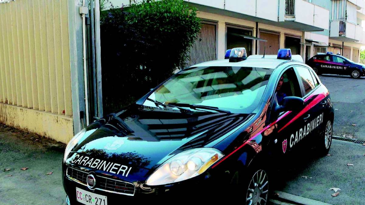 Cerca una escort, trova una rapinatrice in lingerie