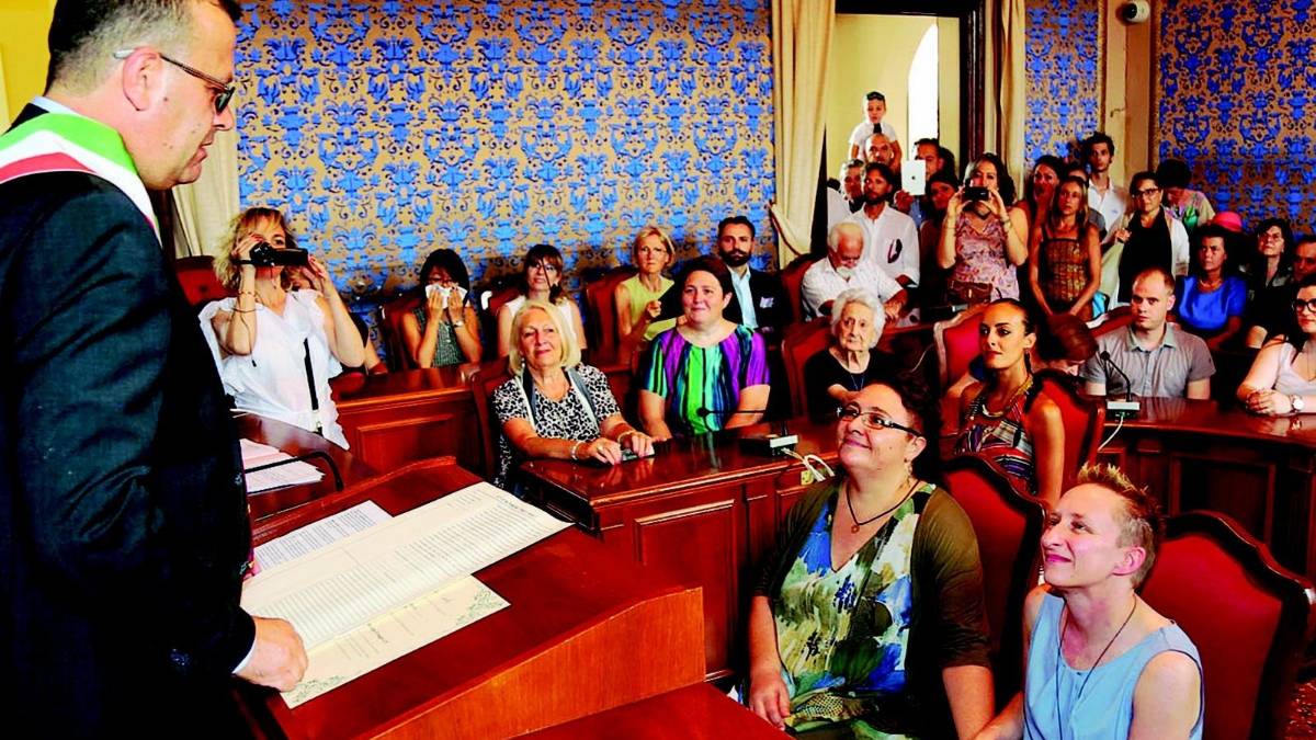 Unioni civili, la prima coppia di donne