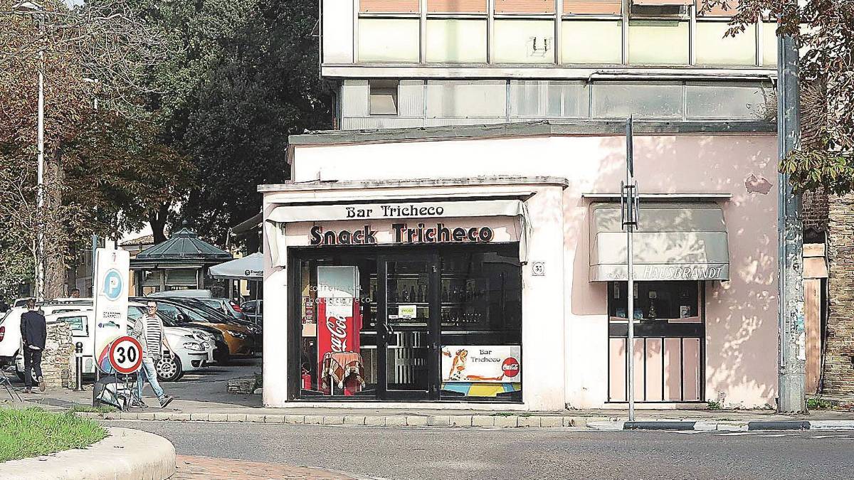 Dopo 37 anni il bar Tricheco va demolito