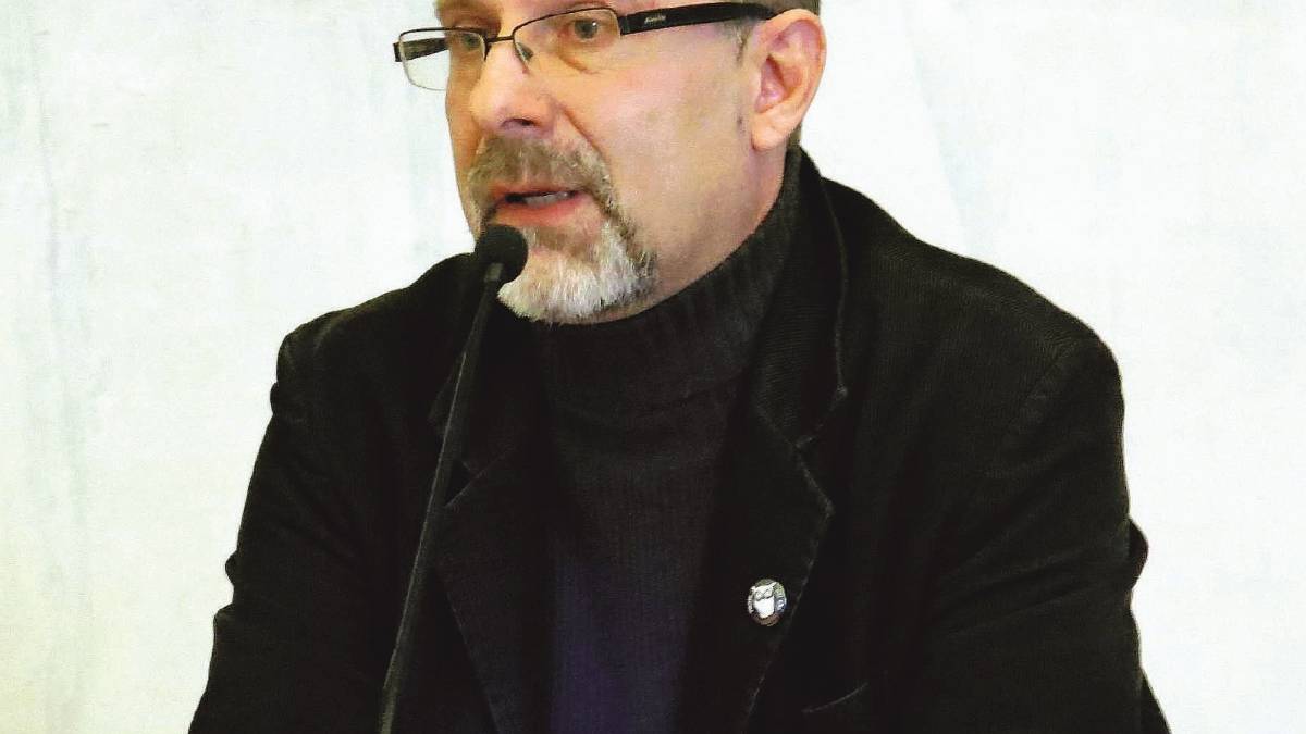 Calandrini emerge dalle macerie
